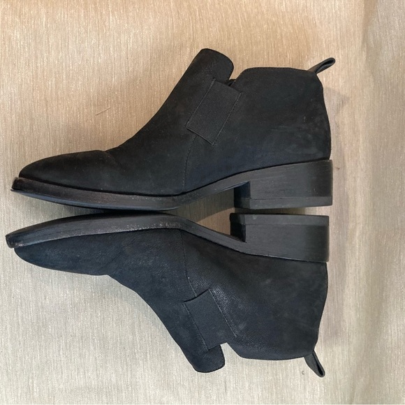 EILEEN FISHER  Sz 9 Tumbled Nubuck Flat Stacked Heel Round Toe Chelsea Booties - Picture 6 of 10